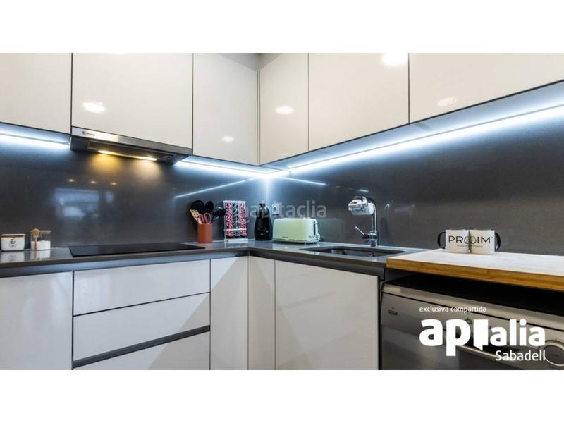 Foto 5968c82f-66a9-4e41-9663-3c2a5a17d1e9. Etagenwohnung mit heizung parking pool in Eixample Sabadell