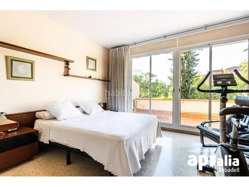 Foto 4dbdfaf9-2555-4256-acfa-08051467353a. Haus mit heizung parking in Creu Alta Sabadell