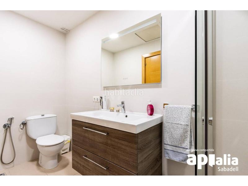 Foto 5fbb7dd6-700c-4713-acbf-15b62300e560. Haus mit heizung parking in Creu Alta Sabadell