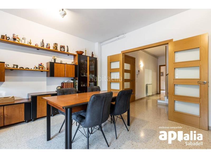 Foto a320c93b-01e9-4b9e-a146-84a23594c1c6. Haus mit heizung parking in Creu Alta Sabadell