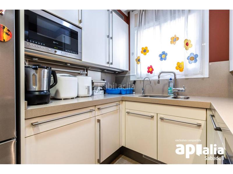 Foto e25e72d4-5011-45df-8209-68a61126e20a. Haus mit heizung parking in Creu Alta Sabadell