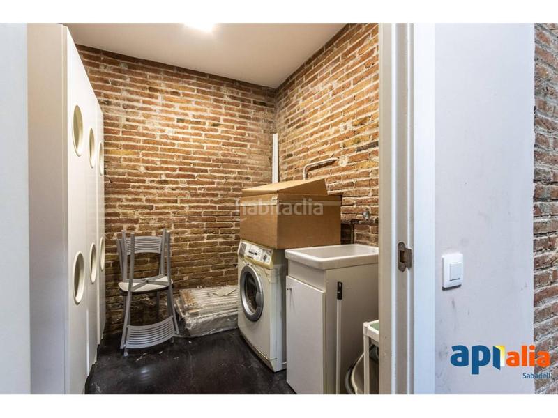 Foto 19acb0d8-7738-4d0e-a4e0-34f4add4b4c6. Casa amb calefacció aparcament a Centre Sabadell