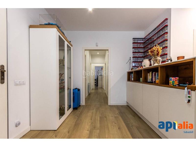 Foto 20393fe8-742f-4190-976f-bafb2b52fbf0. Casa amb calefacció aparcament a Centre Sabadell