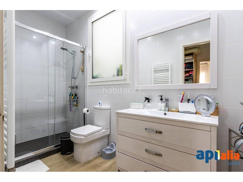 Foto 3e858eec-2bf2-41c9-8701-bace9668cf87. Casa amb calefacció aparcament a Centre Sabadell