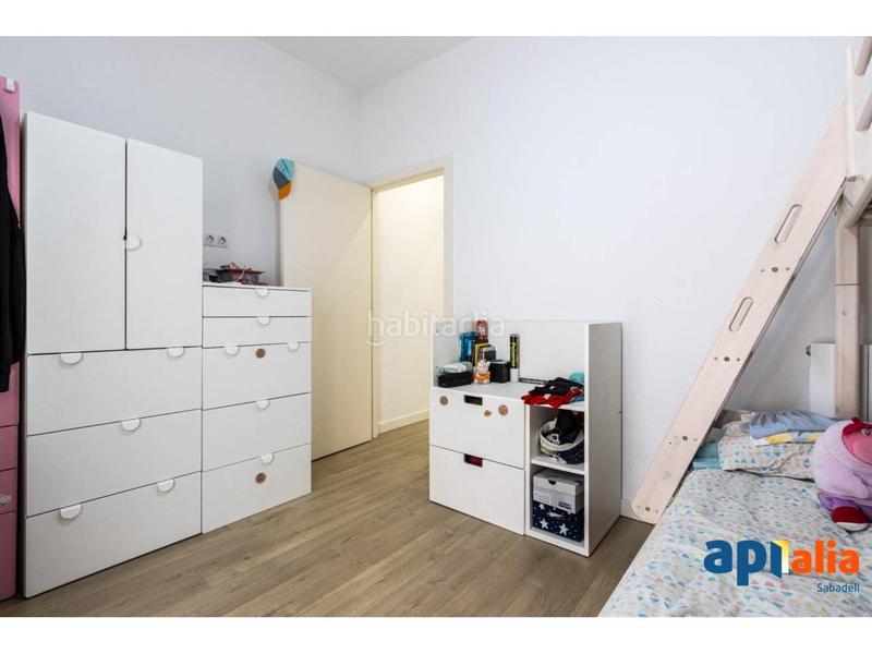 Foto 4887fa7c-b97f-4b86-84ac-65f21827b389. Casa amb calefacció aparcament a Centre Sabadell