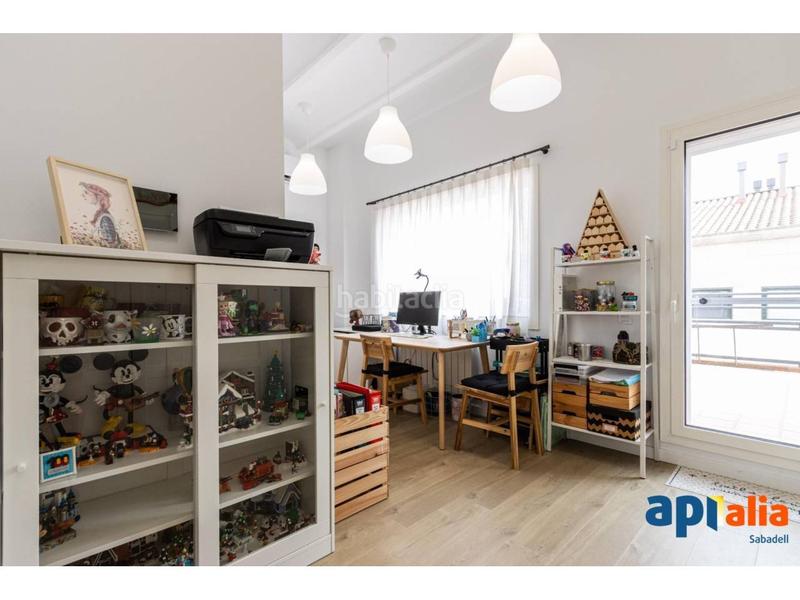 Foto 5083ab35-a3da-482e-878e-dca90261c926. Casa amb calefacció aparcament a Centre Sabadell