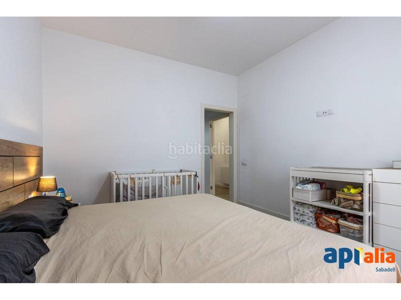 Foto 55607518-b9e9-4383-b241-da72c9148ac6. Casa amb calefacció aparcament a Centre Sabadell