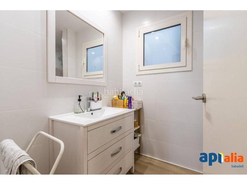 Foto 6ca04924-a143-4398-8005-94915a61b3e9. Casa amb calefacció aparcament a Centre Sabadell