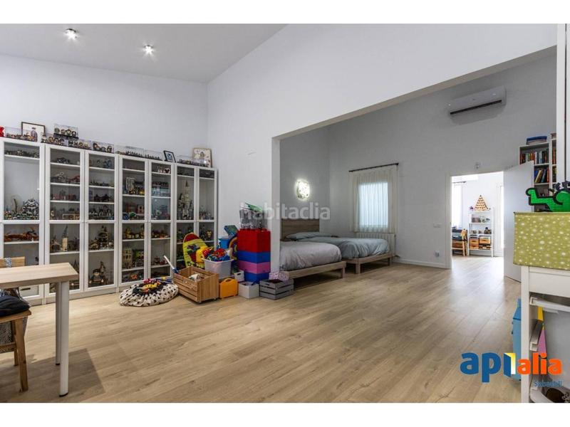 Foto 6fdb4c7c-9d87-4632-8ead-41ea197583c3. Casa amb calefacció aparcament a Centre Sabadell