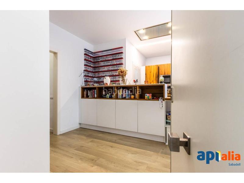 Foto 7e6db517-ab48-47ba-9ed7-bf4dd62ffa90. Casa amb calefacció aparcament a Centre Sabadell