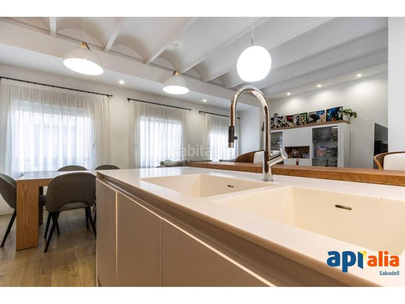 Foto 93d76d69-e6e0-44aa-bc5e-b801dcf4b105. Casa amb calefacció aparcament a Centre Sabadell