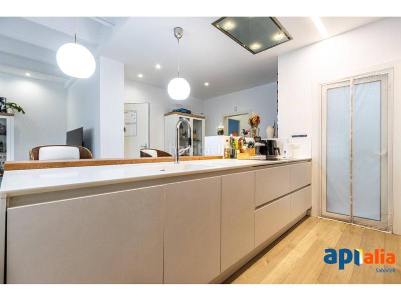 Foto a3be3e92-12c6-4fc3-83aa-7228ad0fa119. Casa amb calefacció aparcament a Centre Sabadell