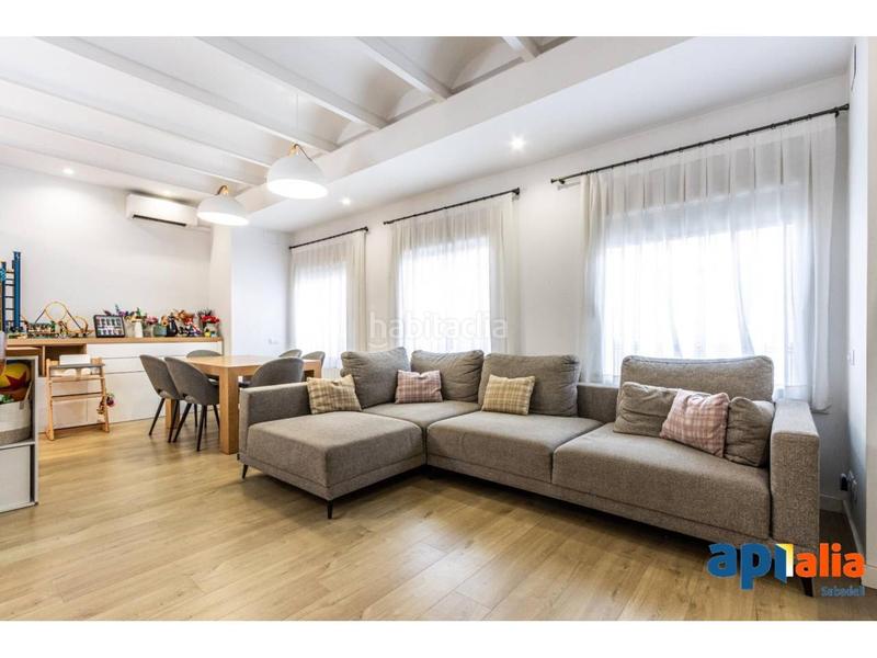 Foto cf4db3b2-7523-4a7b-ac66-0534de7ac993. Casa amb calefacció aparcament a Centre Sabadell