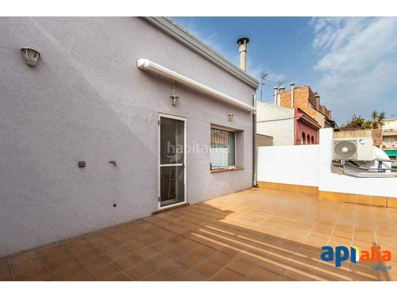 Foto d04488c5-84d8-4a29-b49d-4c8f48ab7ee5. Casa amb calefacció aparcament a Centre Sabadell
