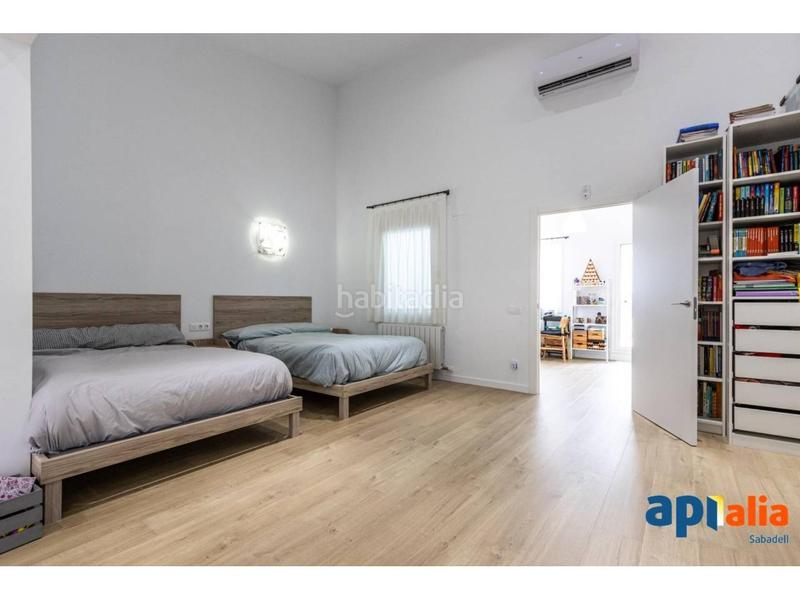 Foto d4ca28ce-c720-4093-876d-5e97e8fdac18. Casa amb calefacció aparcament a Centre Sabadell