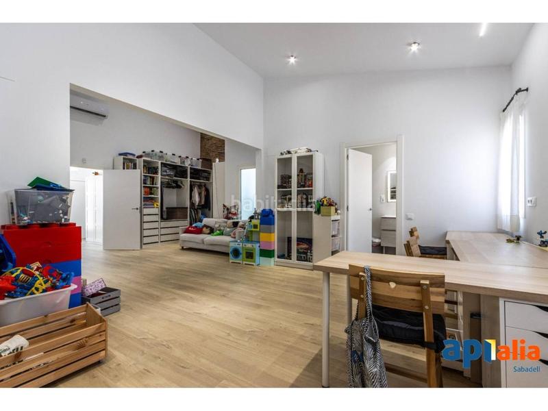 Foto dc09c568-0f79-427a-8a2c-b9a8b7a84d91. Casa amb calefacció aparcament a Centre Sabadell