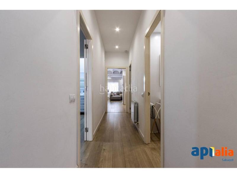 Foto fd434713-fe74-4f77-8e50-eeac588aa583. Casa amb calefacció aparcament a Centre Sabadell