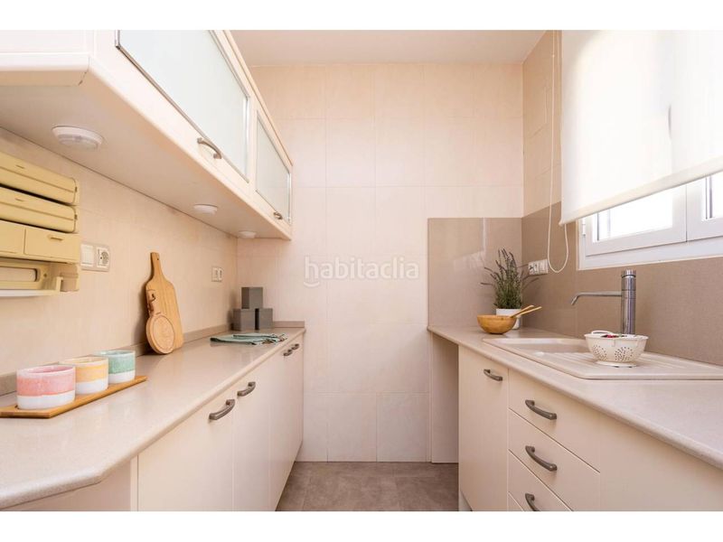 Foto 08f8c4ef-1336-4283-841b-fb07e2ebc4f9. Casa amb calefacció aparcament a Creu Alta Sabadell