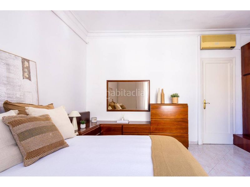 Foto c1e00450-b354-42ea-ae78-65a405b823e6. Casa amb calefacció aparcament a Creu Alta Sabadell