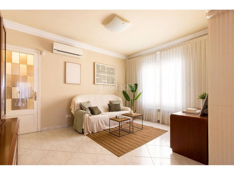 Foto cc8f3ddd-1197-4b56-b4b5-7e7606a922f9. Casa amb calefacció aparcament a Creu Alta Sabadell