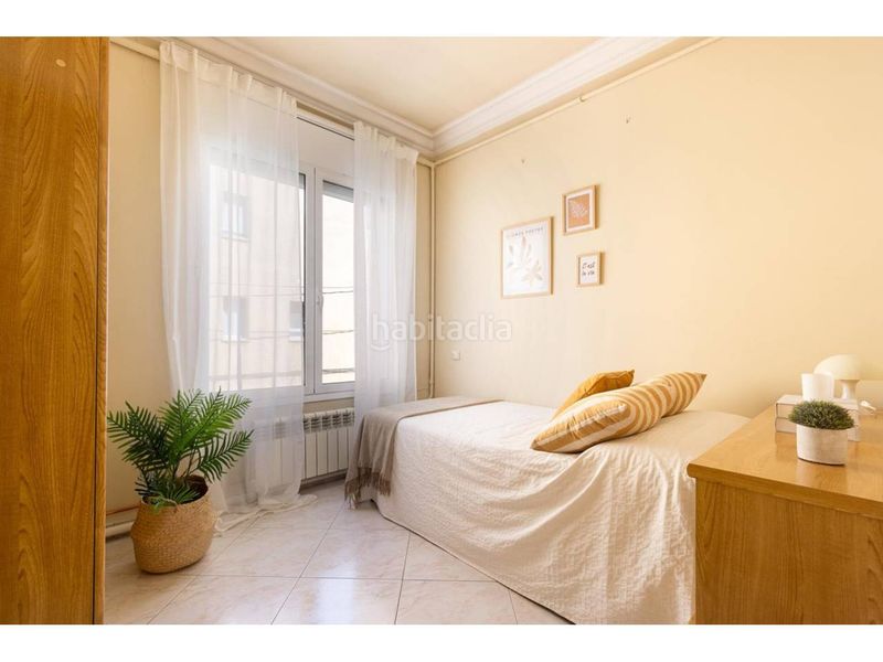 Foto f06a6fad-7142-4ae0-a441-f53c2d0ddab0. Casa amb calefacció aparcament a Creu Alta Sabadell