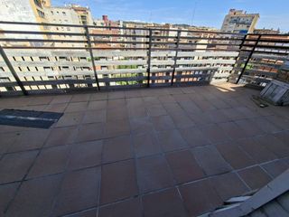 Pis a Mercat. Venta en mercat, rubí