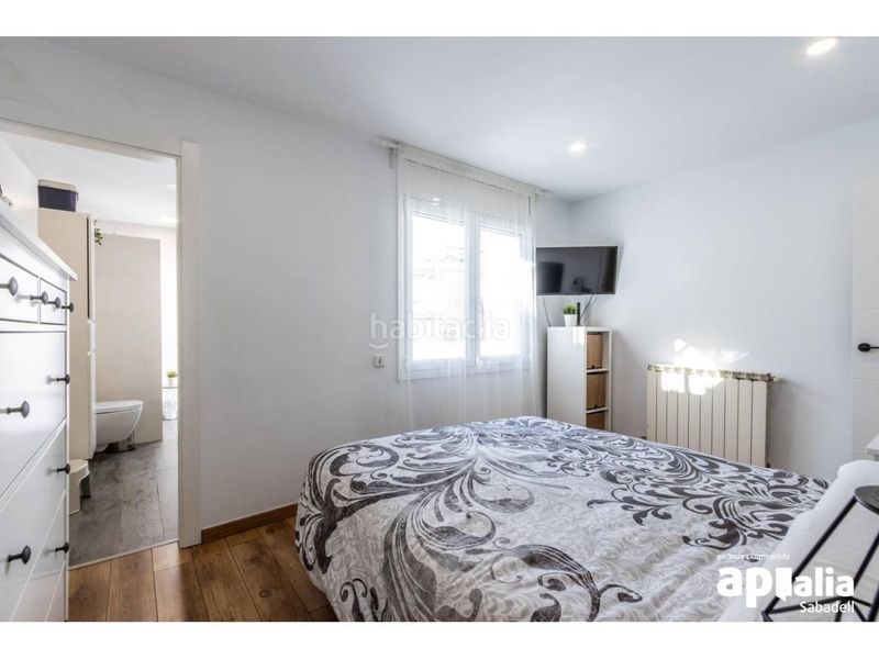 Foto 1280fb0c-3fcf-4341-828a-8a8974286e7c. Casa amb calefacció aparcament a Gràcia Sabadell
