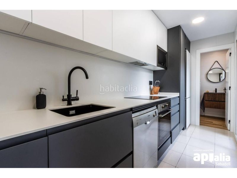 Foto 6e6b10ac-5503-47b7-b259-954b7306a247. Casa amb calefacció aparcament a Gràcia Sabadell