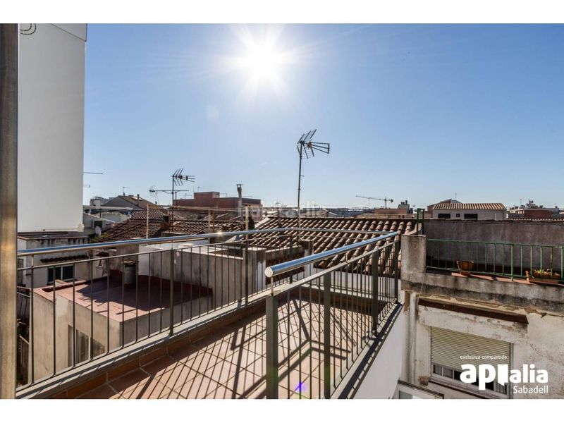 Foto 7a16ce40-f68d-4a51-8080-30a02f45bcb2. Casa amb calefacció aparcament a Gràcia Sabadell