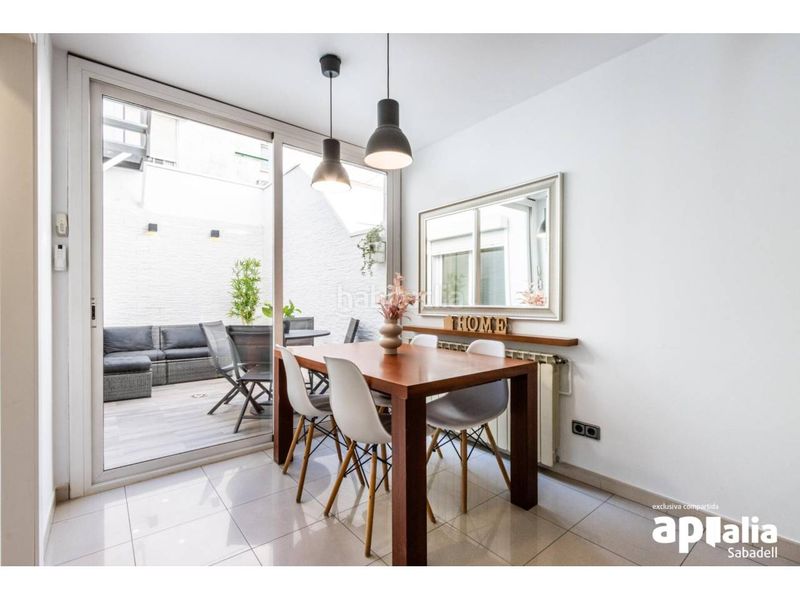 Foto a5f25334-f383-45c7-a4a5-22c77fceccfa. Casa amb calefacció aparcament a Gràcia Sabadell