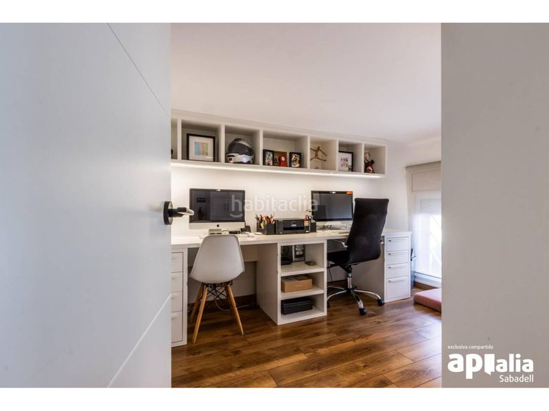 Foto ba486229-42b9-4645-8755-dbda8831d2e1. Casa amb calefacció aparcament a Gràcia Sabadell