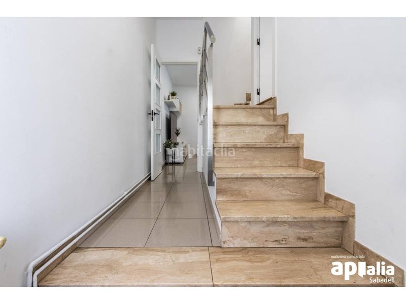 Foto c666020e-85b0-42da-ad9b-c23a670ac56e. Casa amb calefacció aparcament a Gràcia Sabadell