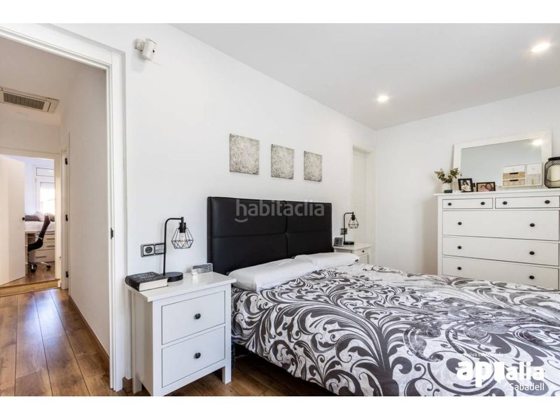 Foto c7282624-6adb-4832-a874-426daa630b28. Casa amb calefacció aparcament a Gràcia Sabadell