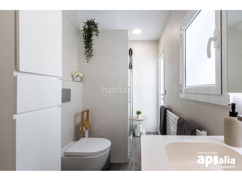 Foto c792b000-c6e1-4018-bc14-66f7392c3cd1. Casa amb calefacció aparcament a Gràcia Sabadell