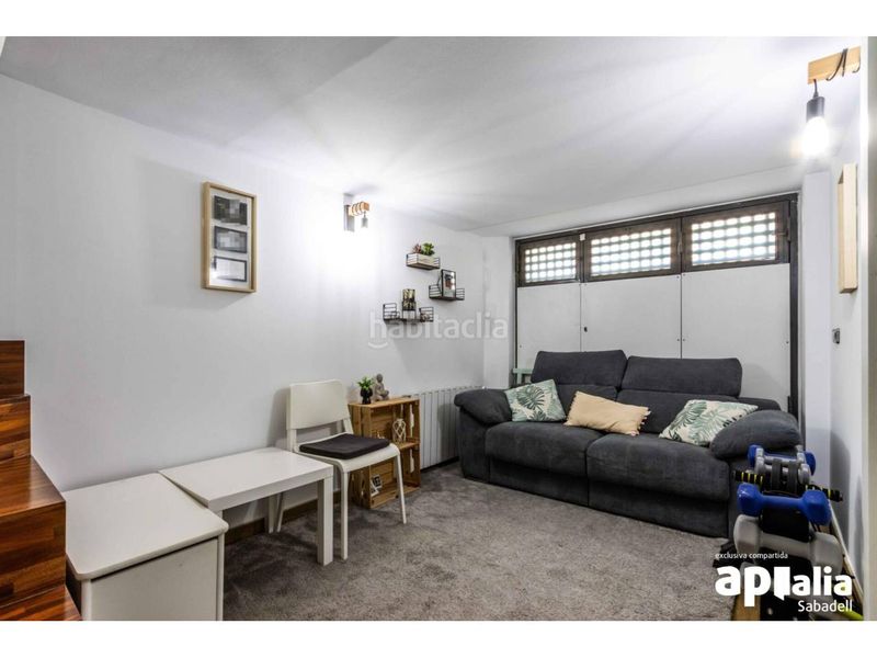Foto c8dd6624-b4f4-4cf2-89dd-ac97675799ae. Casa amb calefacció aparcament a Gràcia Sabadell