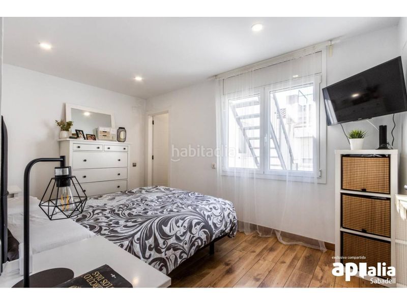 Foto d2caca1b-c7f5-4bed-a952-5ccadd51e238. Casa amb calefacció aparcament a Gràcia Sabadell
