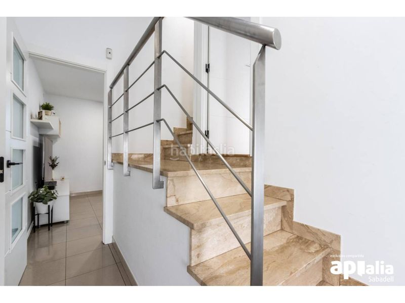 Foto d7f3845e-a05a-4458-92c1-75a9718e590f. Casa amb calefacció aparcament a Gràcia Sabadell