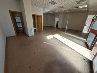 Business premise  Calle font pudenta. Local comercial font pudenta  montcada i reixac
