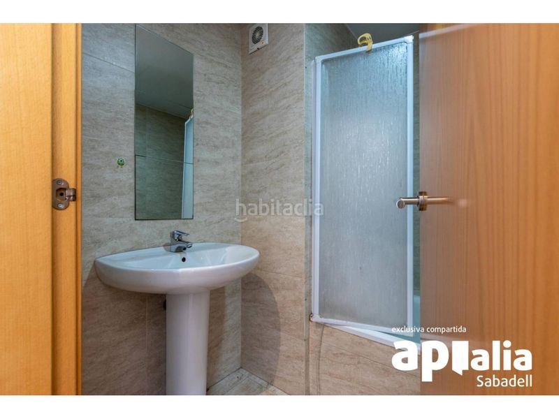 Foto a4818702-bb1a-43c7-adee-0acceac2c718. Casa amb calefacció aparcament a Gràcia Sabadell