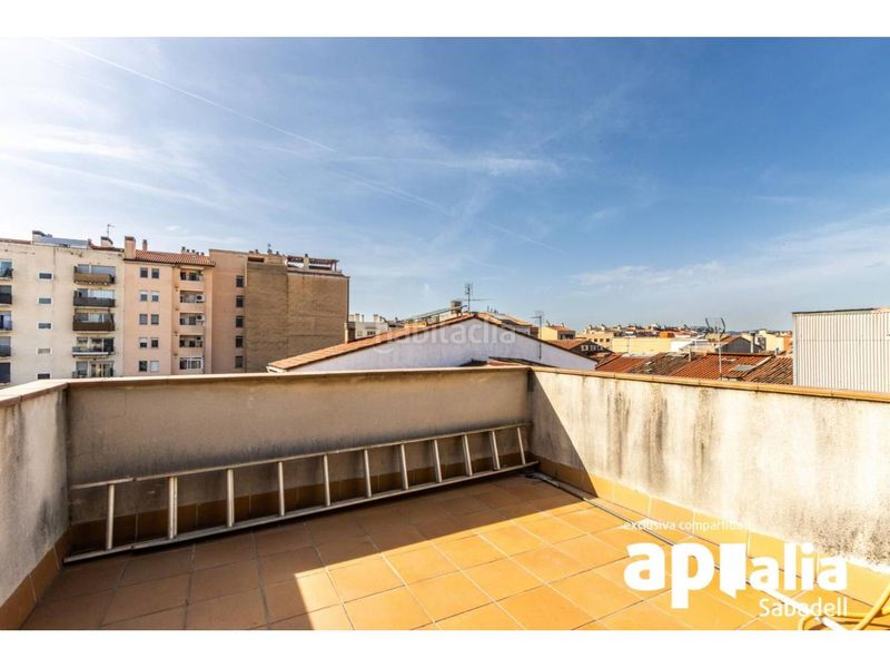 Foto abc32b83-a9c8-4bae-8259-39091e573dd9. Casa amb calefacció aparcament a Gràcia Sabadell