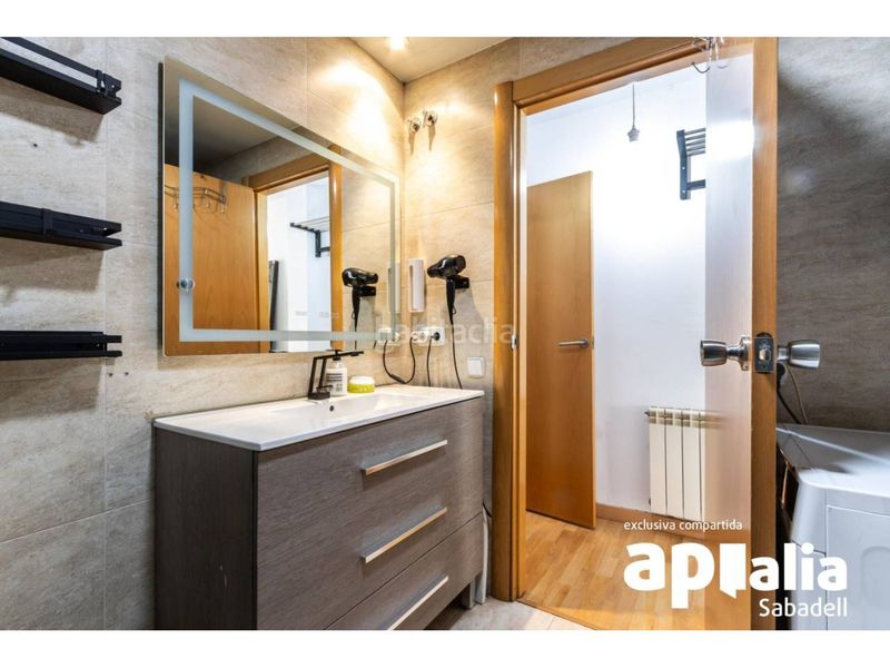 Foto bd5a0b25-91b3-4401-8e18-7beb75086169. Casa amb calefacció aparcament a Gràcia Sabadell