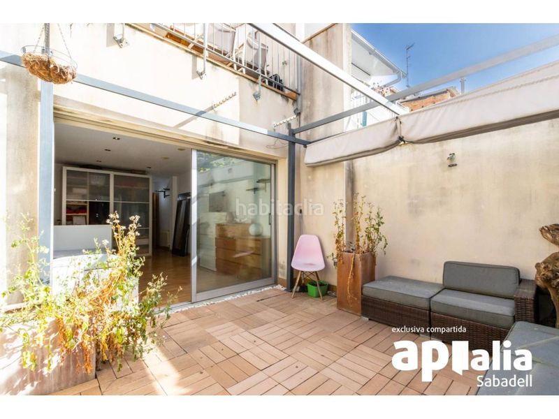 Foto d19bec0a-54e2-4853-bae7-b5a67a0f22ef. Casa amb calefacció aparcament a Gràcia Sabadell
