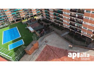 Pis  Calle berenguer el gran. Piso con piscina  la concordia  sabadell