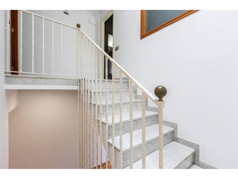 Foto f366724e-2bb0-49d5-bd81-ae795be28f21. Casa amb calefacció aparcament a Centre Sabadell