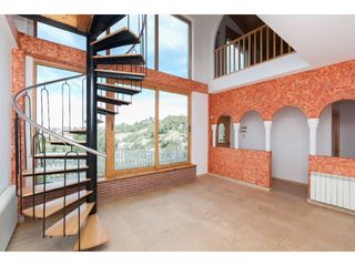 Casa a Vacarisses. Vacarisses els caus