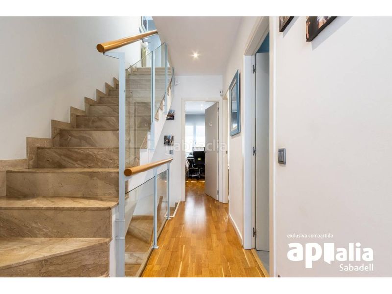 Foto a9854a84-fa34-4c60-8036-c0b6d2ab87ad. Casa amb calefacció aparcament a Creu Alta Sabadell