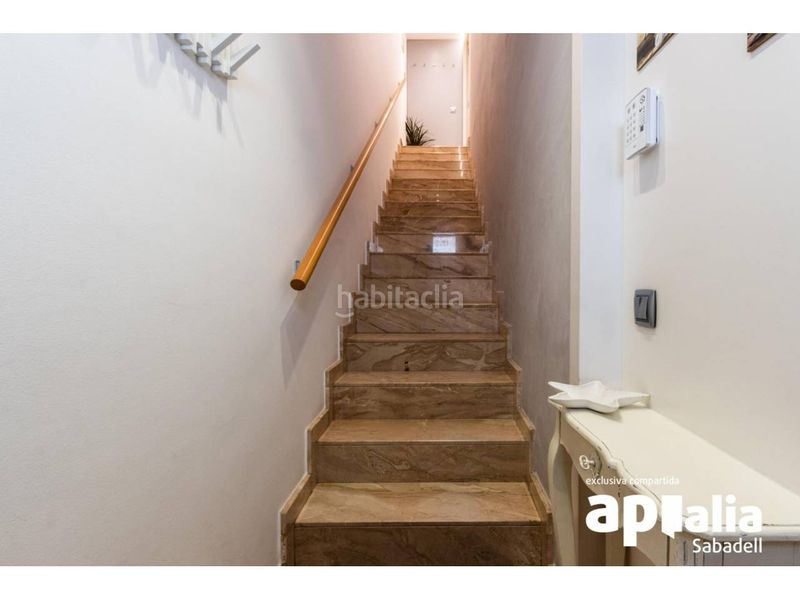 Foto adb2c9d8-f505-4d23-ab24-0f1e81106acd. Casa amb calefacció aparcament a Creu Alta Sabadell