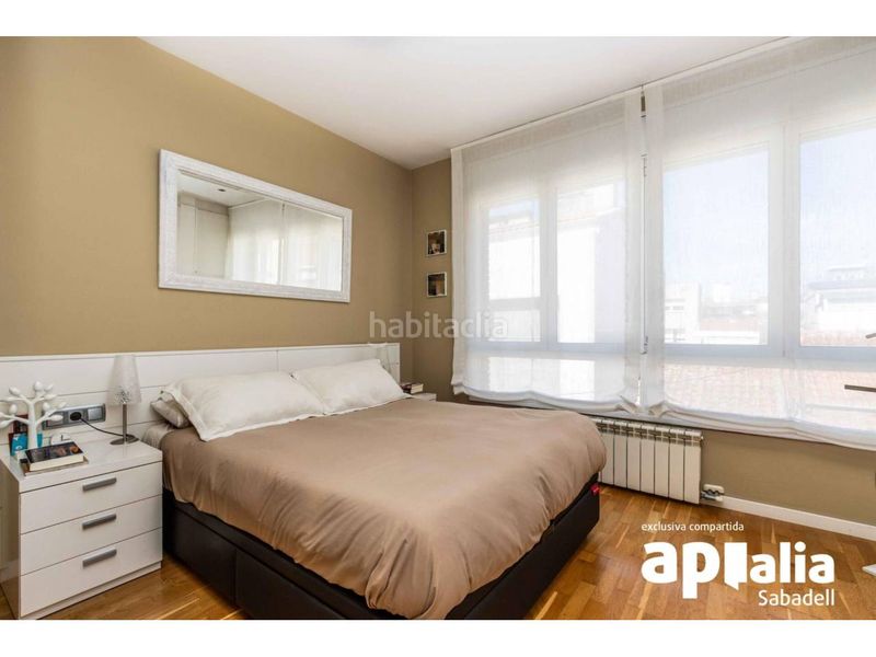 Foto b6c05c0a-f1b8-4274-a28b-16cbf8a3a665. Casa amb calefacció aparcament a Creu Alta Sabadell