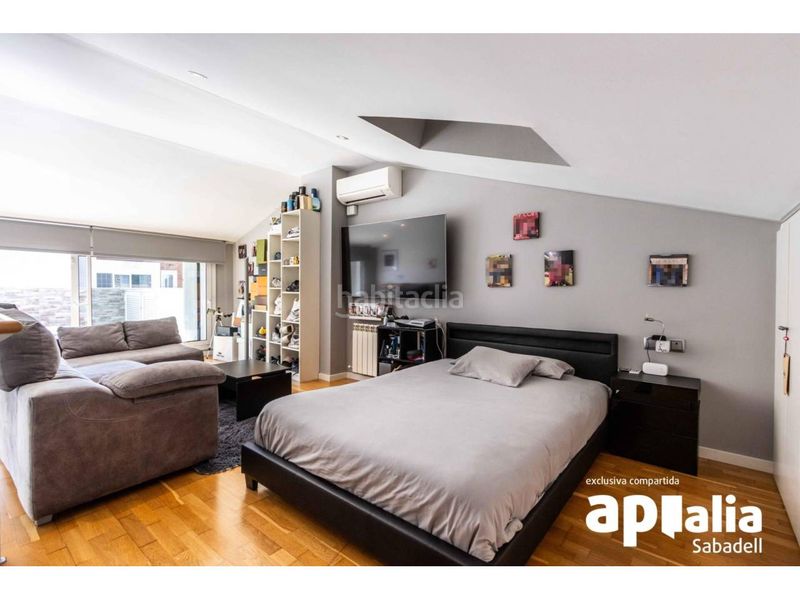 Foto e9e39b4a-b823-4108-8b3d-00c1fd56bb94. Casa amb calefacció aparcament a Creu Alta Sabadell