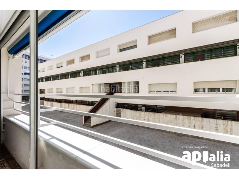Foto a9ec7cbe-f5d9-460d-8286-cc64b90f966e. Pis amb calefacció piscina a Eixample Sabadell